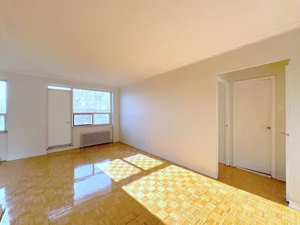 437 Glen Park AVE #407, Toronto W04, ON M6B 2E8