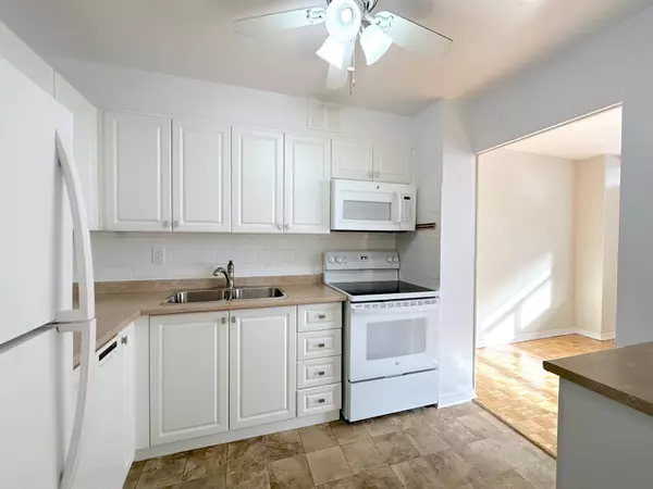 12 Rockford RD #603, Toronto C07, ON M2R 3A2