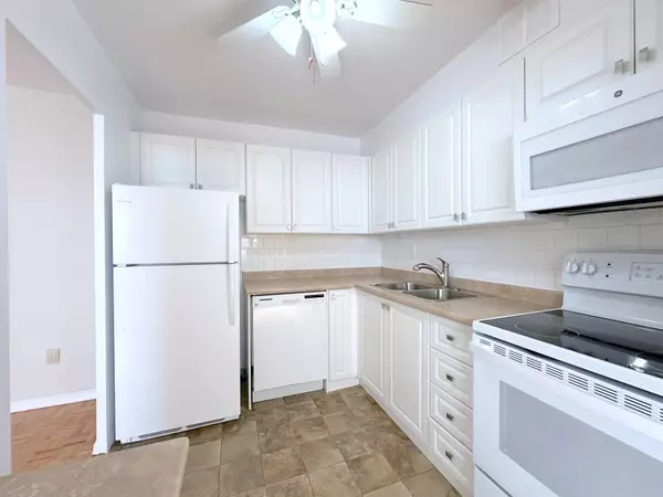 12 Rockford RD #603, Toronto C07, ON M2R 3A2