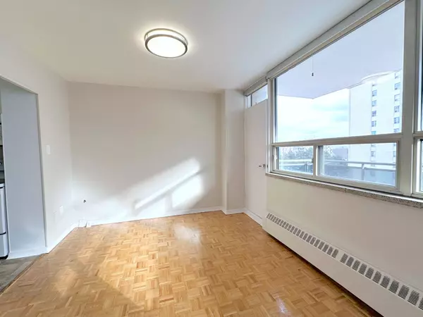 12 Rockford RD #603, Toronto C07, ON M2R 3A2