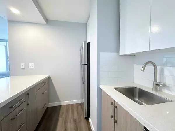 265 Main ST #1906, Toronto E02, ON M4C 4X3