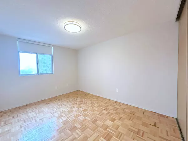 30 Denton AVE #504, Toronto E06, ON M1L 4P2