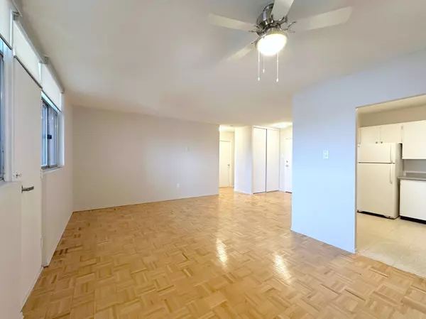 30 Denton AVE #504, Toronto E06, ON M1L 4P2