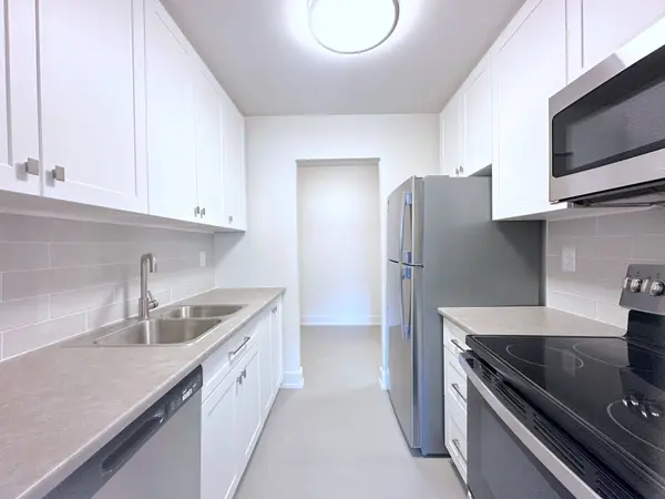 190 Clark BLVD #103, Brampton, ON L6T 4A8