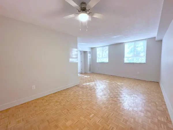 190 Clark BLVD #103, Brampton, ON L6T 4A8