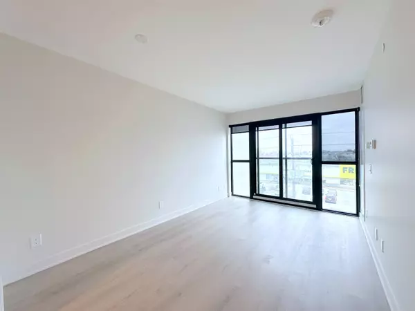 3385 Dundas ST W #409, Toronto W02, ON M6S 2S2