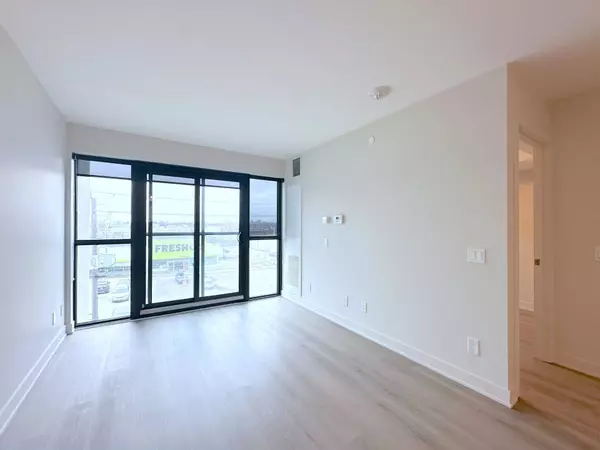 3385 Dundas ST W #409, Toronto W02, ON M6S 2S2