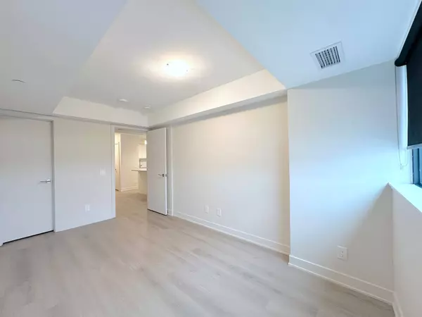 3385 Dundas ST W #410, Toronto W02, ON M6S 2S2