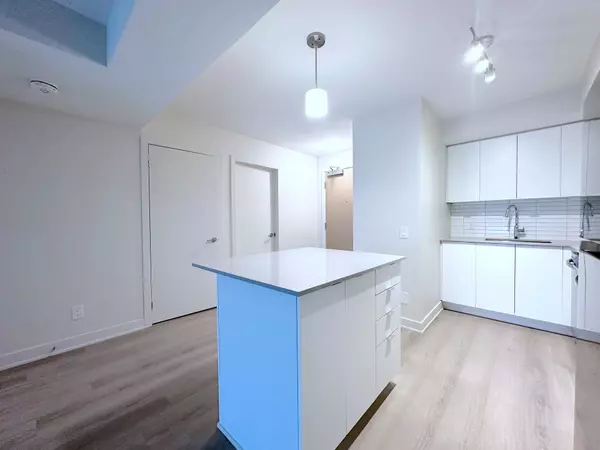 3385 Dundas ST W #410, Toronto W02, ON M6S 2S2