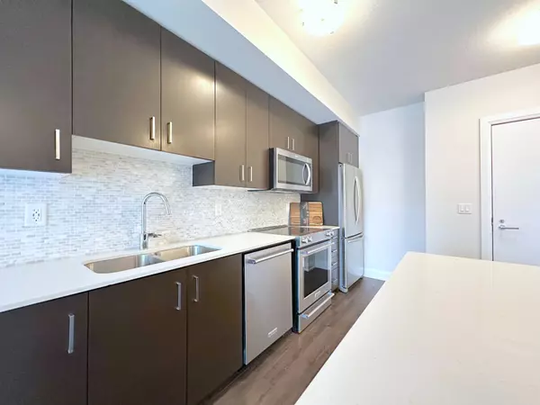 2333 Taunton RD #315, Oakville, ON L6H 0N5