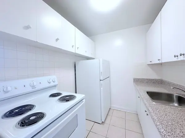 276 St Clair AVE W #208, Toronto C02, ON M4V 1R9