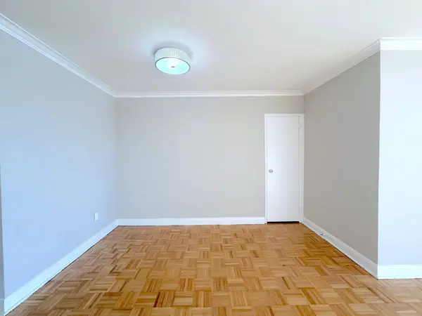 276 St Clair AVE W #208, Toronto C02, ON M4V 1R9