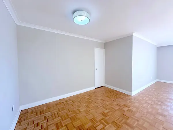 276 St Clair AVE W #208, Toronto C02, ON M4V 1R9