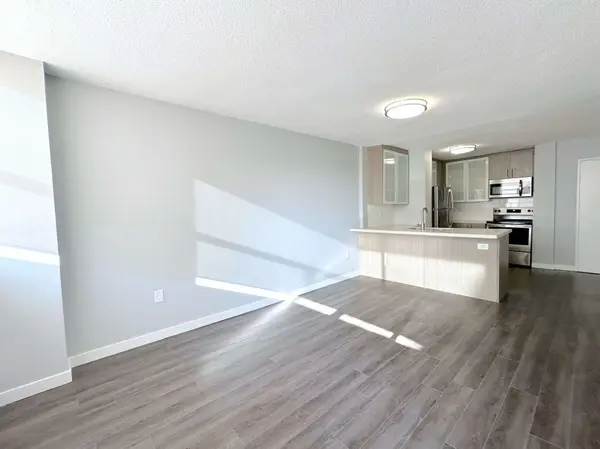 2575 Danforth AVE #2109, Toronto E02, ON M4C 1L5