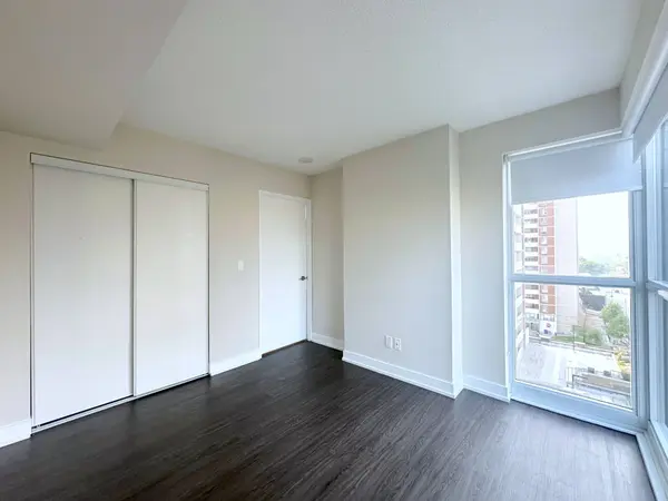 561 Sherbourne ST #702, Toronto C08, ON M4X 0A1