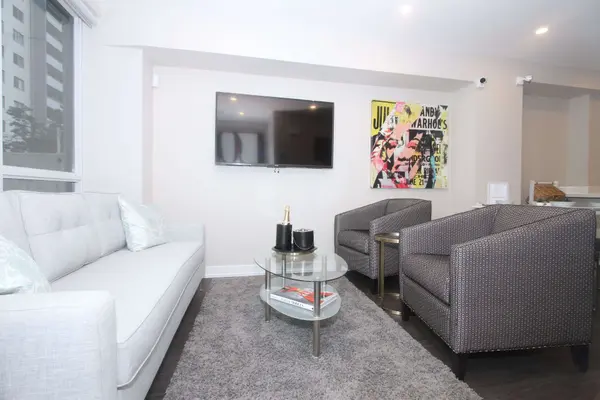 282 Bleecker ST, Toronto C08, ON M4X 0A2