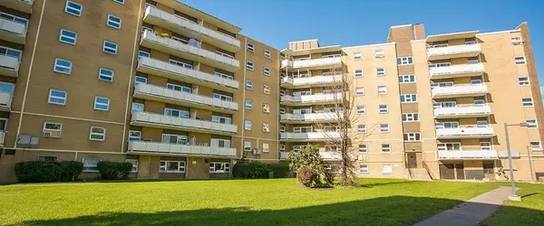 32 Carluke CRES #201, Toronto C12, ON M2L 2J3