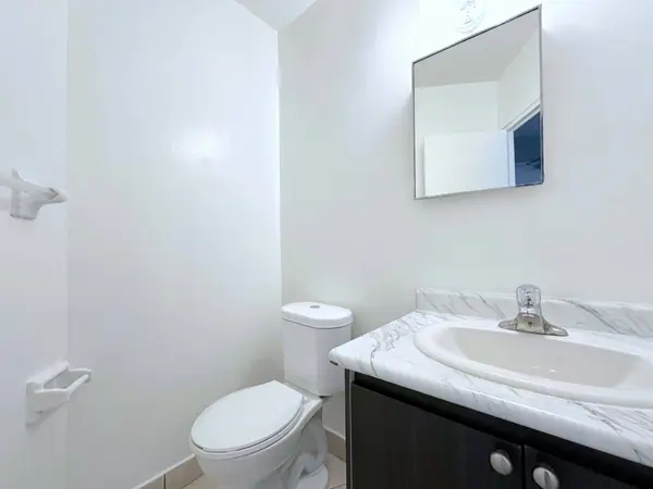 32 Carluke CRES #201, Toronto C12, ON M2L 2J3