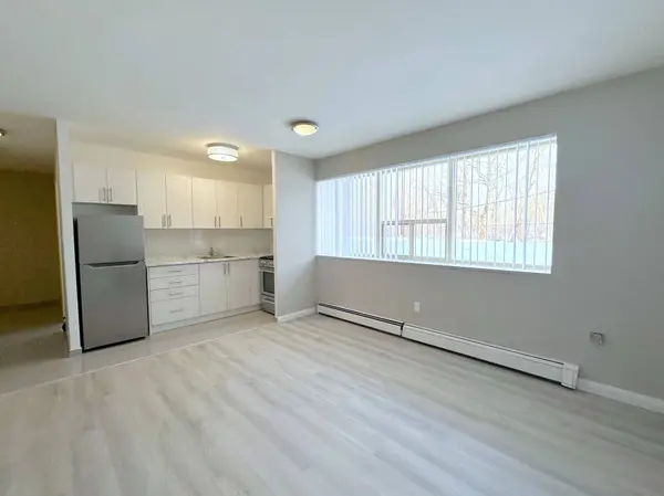 38 Carluke CRES #104, Toronto C12, ON M2L 2X9