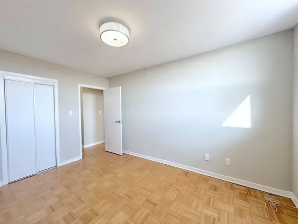 26 Carluke CRES #1008, Toronto C12, ON M2L 2J2