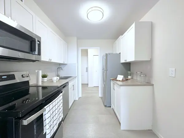 5 Brookbanks DR #1407, Toronto C13, ON M3A 2T1