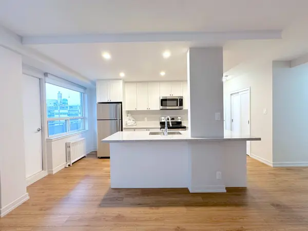 565 Avenue RD #1001, Toronto C02, ON M4V 2J9