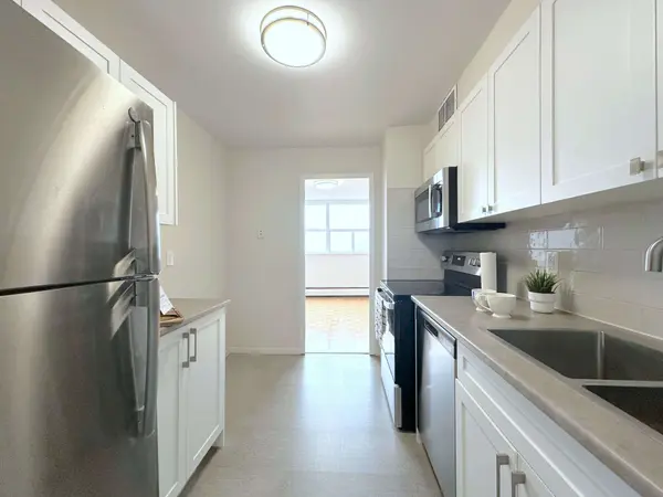 5 Brookbanks DR #1407, Toronto C13, ON M3A 2T1