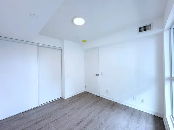 25 Kitney DR #205, Ajax, ON L1S 4S4