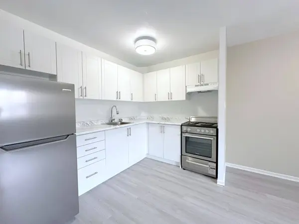 32 Carluke CRES #103, Toronto C12, ON M2L 2J3