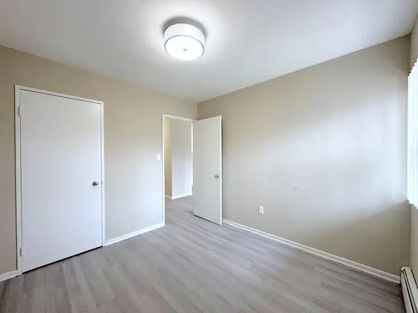 32 Carluke CRES #103, Toronto C12, ON M2L 2J3