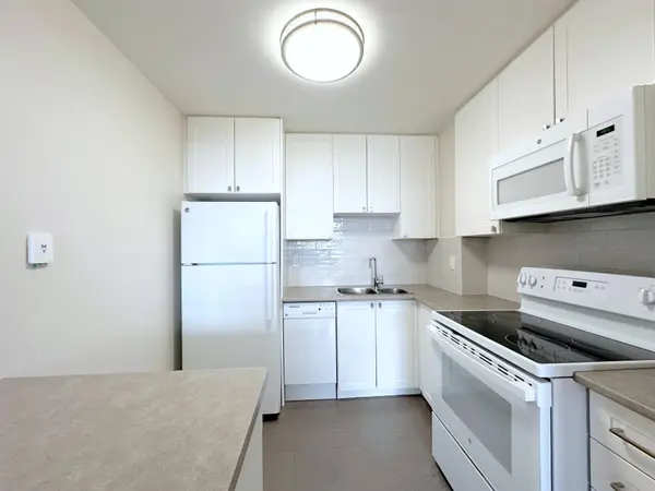 30 Denton AVE #702, Toronto E06, ON M1L 4P2