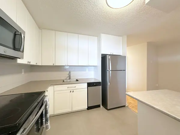 30 Denton AVE #2201, Toronto E06, ON M1L 4P2