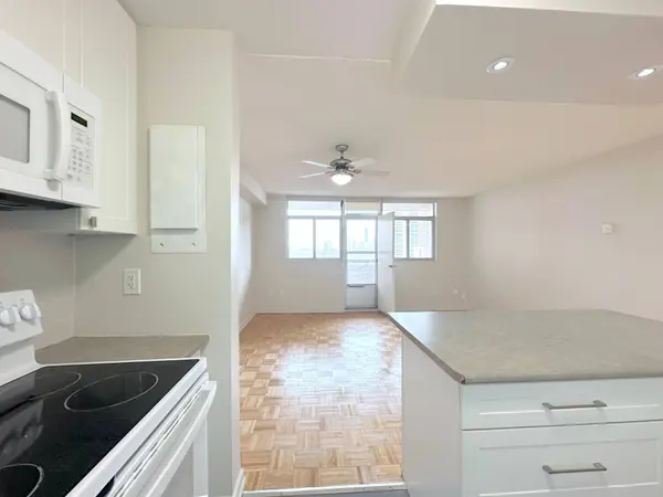 30 Denton AVE #702, Toronto E06, ON M1L 4P2