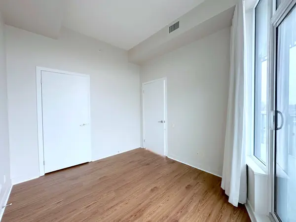 188 Clark BLVD #304, Brampton, ON L6T 0J2