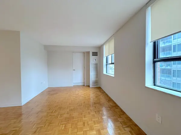 190 Clark BLVD #807, Brampton, ON L6T 4A8