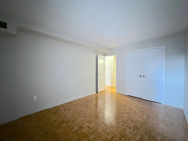 190 Clark BLVD #807, Brampton, ON L6T 4A8