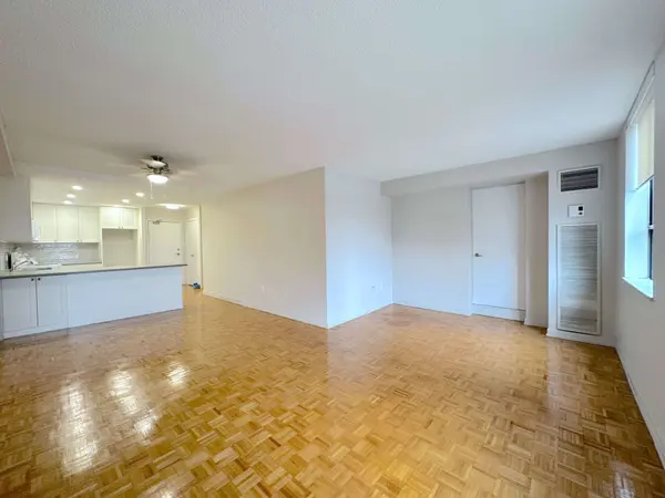 190 Clark BLVD #807, Brampton, ON L6T 4A8