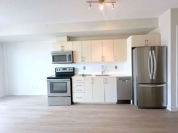 763 Woodbine AVE #406, Toronto E02, ON M4E 2J4