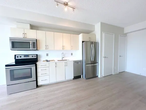 763 Woodbine AVE #606, Toronto E02, ON M4E 2J4