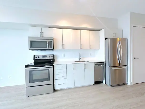 763 Woodbine AVE #605, Toronto E02, ON M4E 2J4