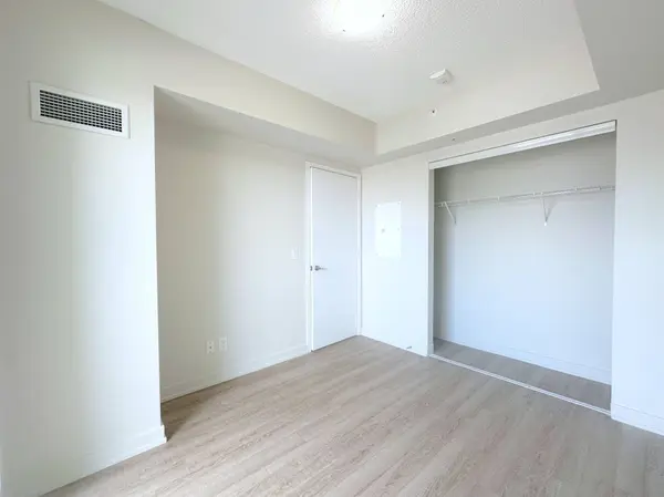 763 Woodbine AVE #606, Toronto E02, ON M4E 2J4