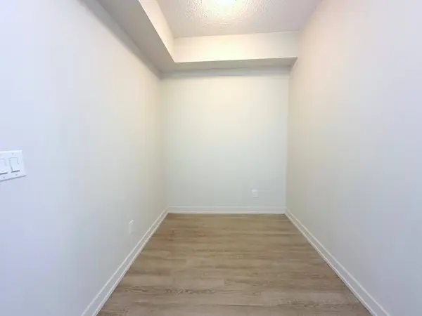 763 Woodbine AVE #606, Toronto E02, ON M4E 2J4