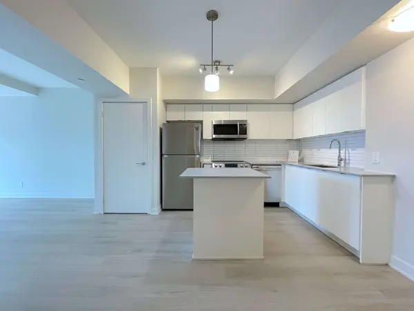 3385 Dundas ST W #606, Toronto W02, ON M6S 2S2