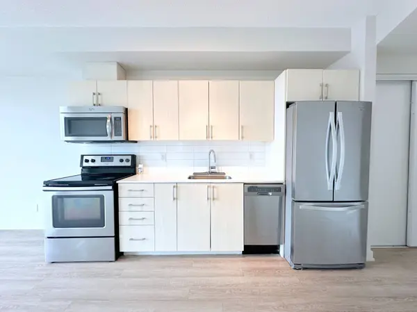 763 Woodbine AVE #504, Toronto E02, ON M4E 2J4