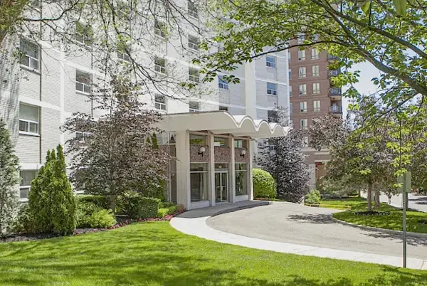 125 Forsythe ST #1201, Oakville, ON L6K 3K1