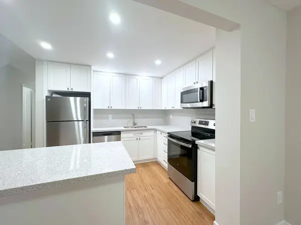 2605F Battleford RD, Mississauga, ON L5N 3S4