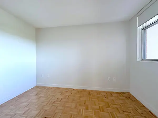30 Denton AVE #1001, Toronto E06, ON M1L 4P2
