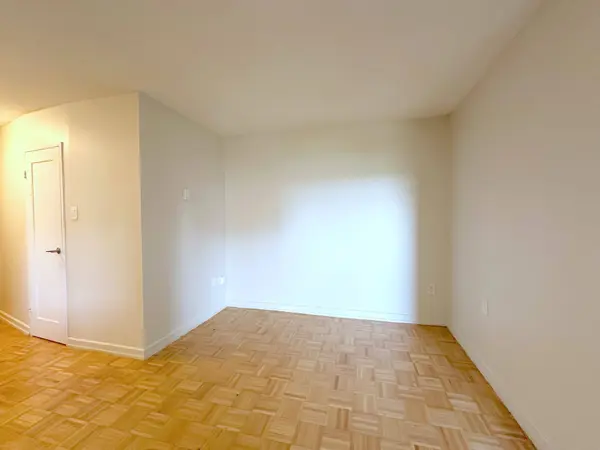 30 Denton AVE #1001, Toronto E06, ON M1L 4P2