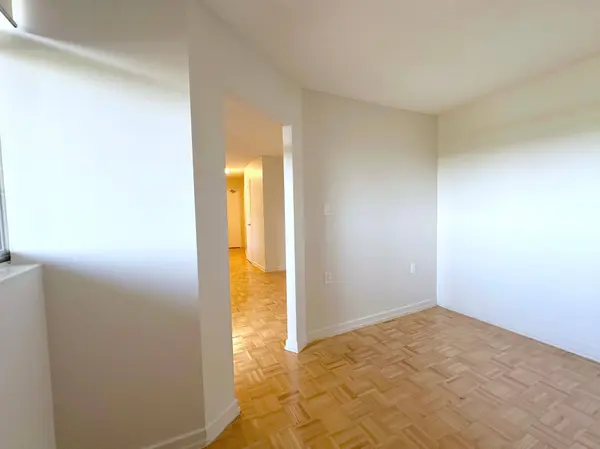 30 Denton AVE #1001, Toronto E06, ON M1L 4P2
