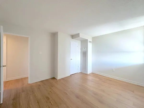 190 Clark BLVD #1112, Brampton, ON L6T 4A8